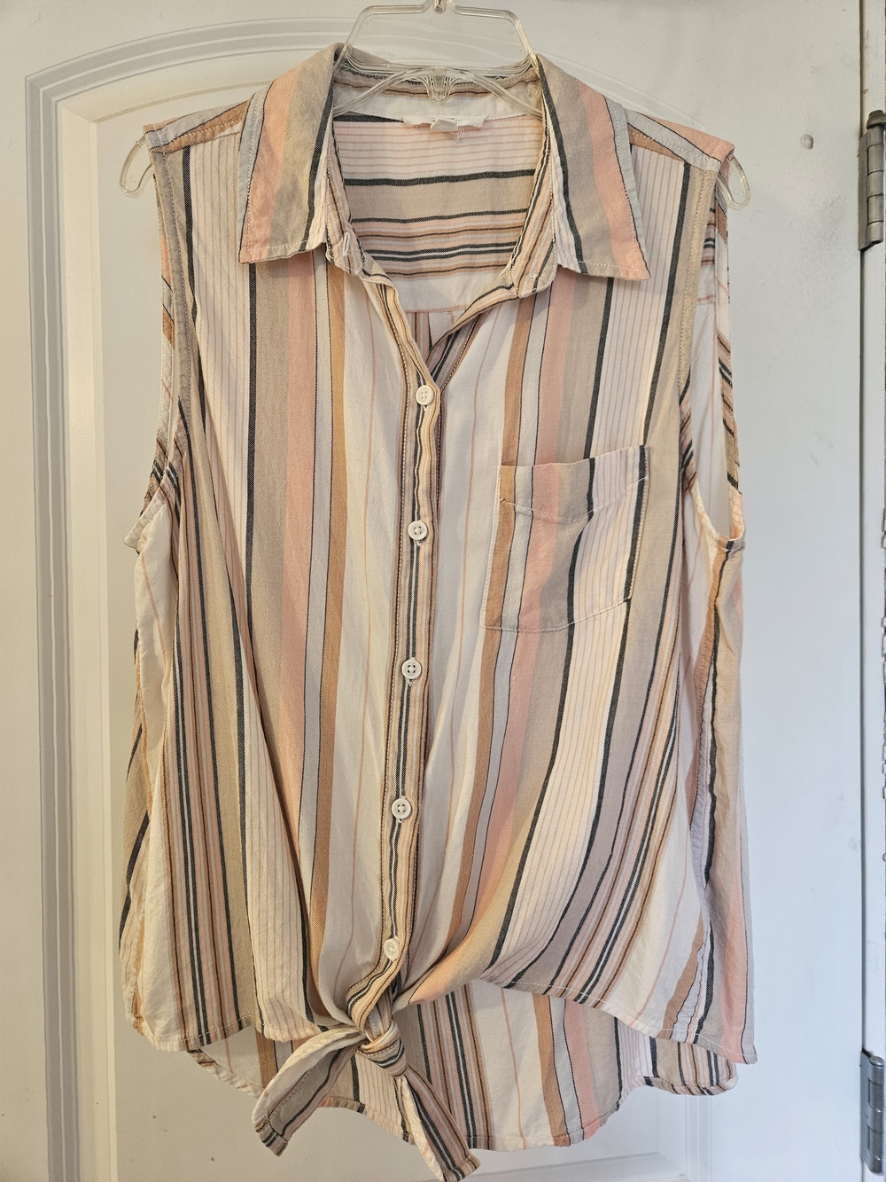beachlunchlounge Striped Sleeveless Button-Front Top in Peach, Cream & Gray
